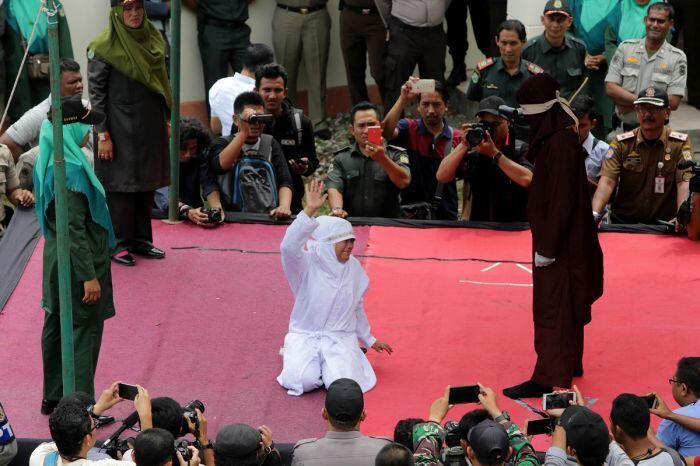 Warga Buddha yang dicambuk, dan Qanun Jinayat Aceh