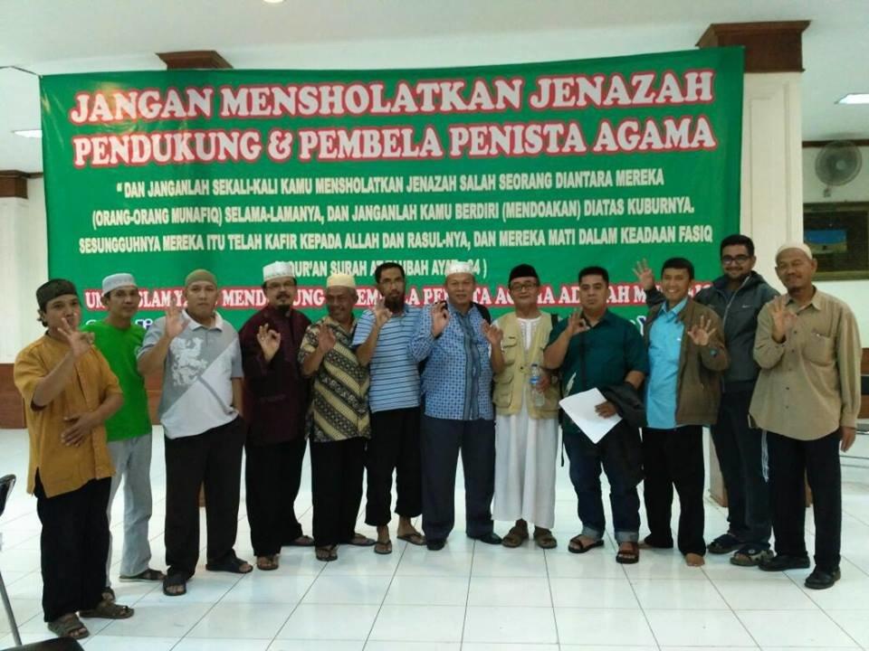 Spanduk Larangan Salatkan Jenazah Terbanyak di Jaktim