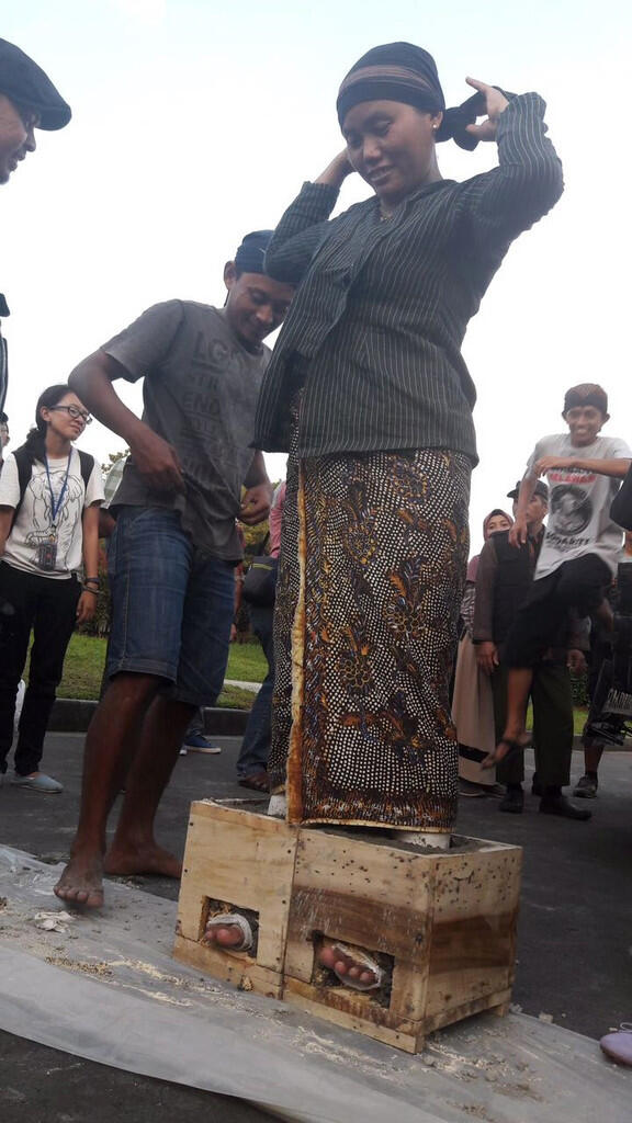 Demo "Waton Suloyo" Pimpinan Gunretno