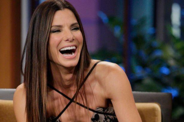 Usia 50 tahun Sandra Bullock Makin Tua Makin Sexy Liat Aja Posenya