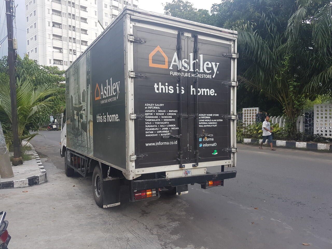 Pengalaman gak enak beli kursi di Informa Surabaya.