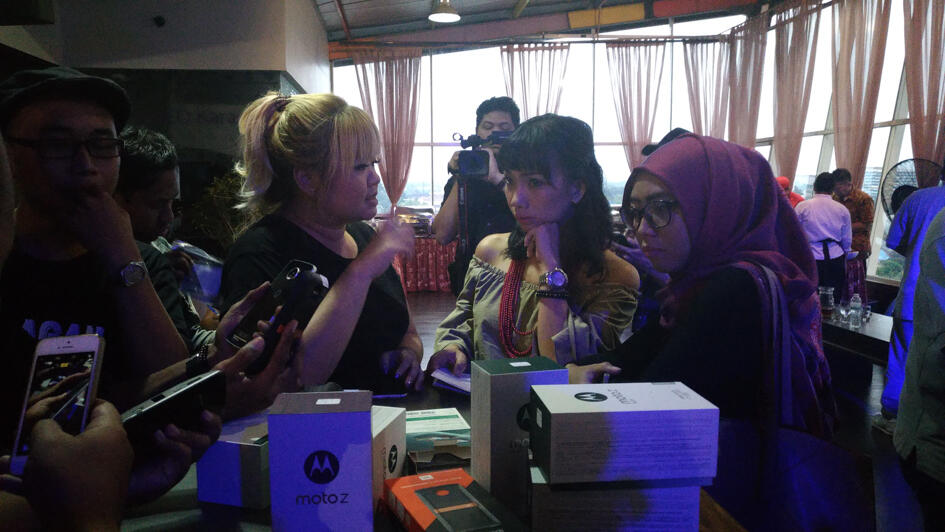 &#91;TC MOTO Z&#93; Smartphone Keren dan Handal