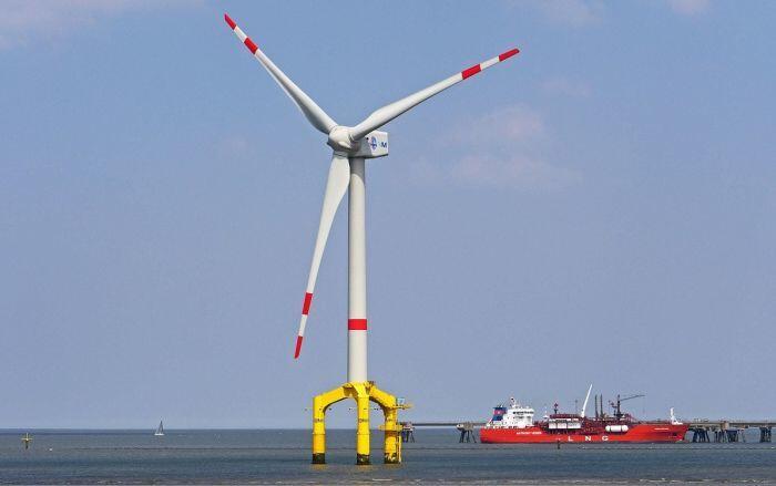 Keharusan impor gas dan ketersediaan infrastruktur penunjang