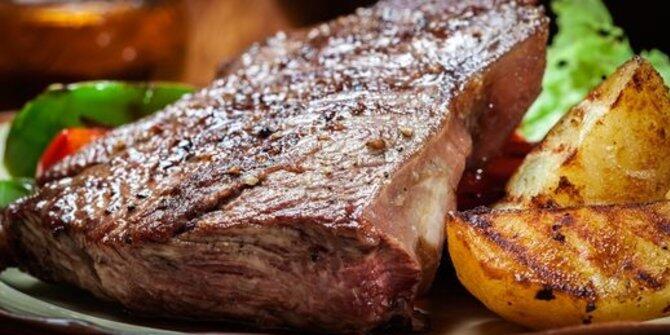 5 Makanan ini 'haram' dikonsumsi sebelum bercinta, kenapa?
