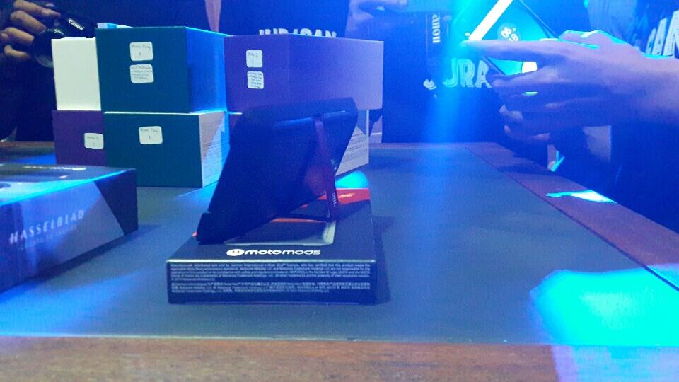 &#91;TC MOTO Z&#93; Lembutnya suara neng Via Didengerin Pakai Speaker Mod nya Moto Z