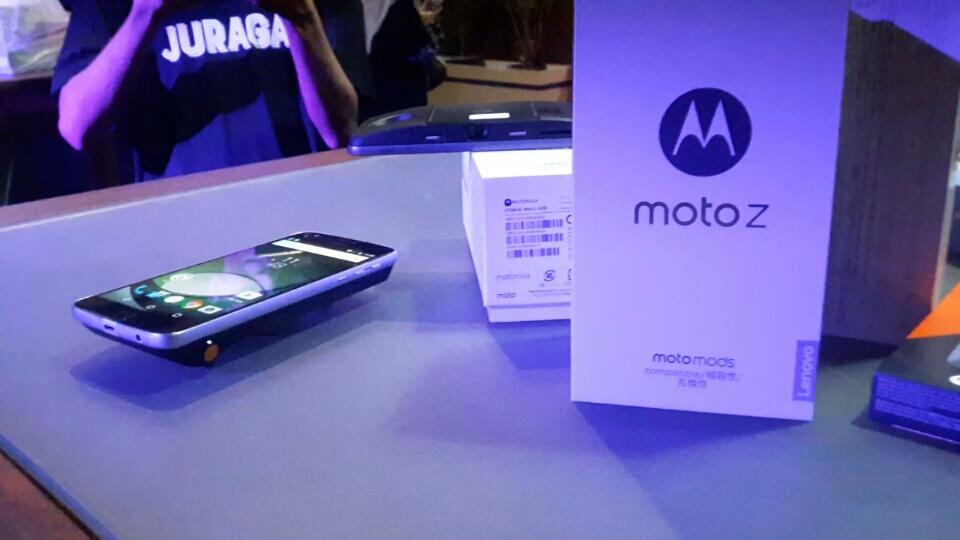  &#91;TC MOTO Z&#93; Bisa dengerin Lagu Favorite Pakai Speaker Mod nya Moto Z!