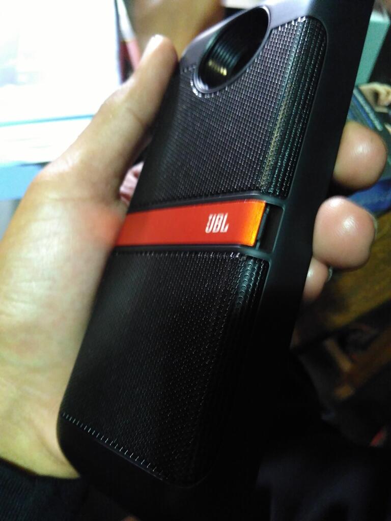 &#91;TC MOTO Z&#93;Speaker Mod MOTO Z membuat musik jadi lebih nyata