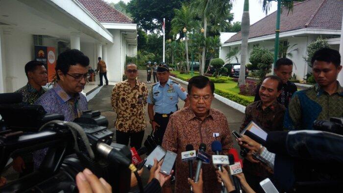 Wapres JK Perintahkan Turunkan Spanduk Provokasi di Masjid