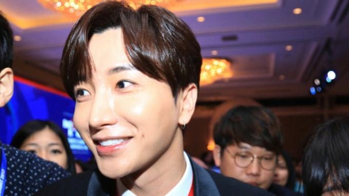 Lee Teuk 'Super Junior' Merasa Bangga dan Terhormat Diundang Jokowi