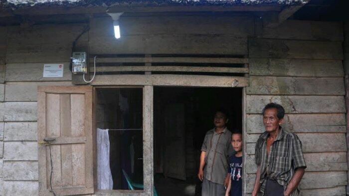 Adhi Karya Beri Bantuan Kelistrikan di Pulau Nias