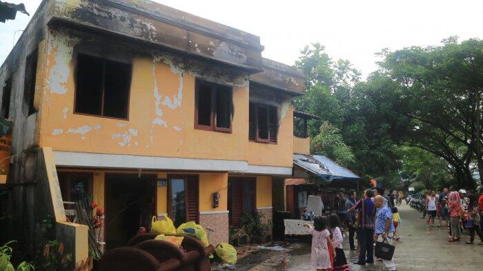Satu Rumah yang Dihuni 13 Jiwa Ludes Terbakar