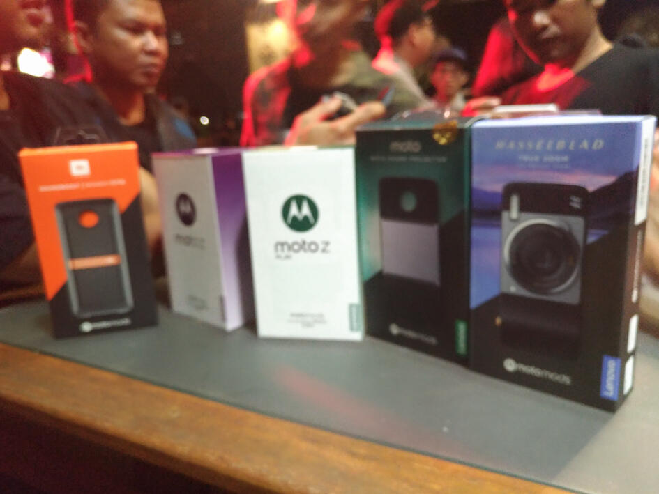 &#91;TC MOTO Z&#93; Gak Perlu Lagi Beli TV LED