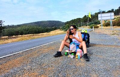 Wanita Hamil Ini Kelilingi Tasmania Naik Longborad Gan!