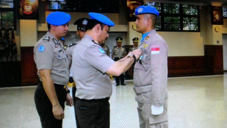 140 Personel FPU VIII Menerima Satya Lencana Bhakti Buana