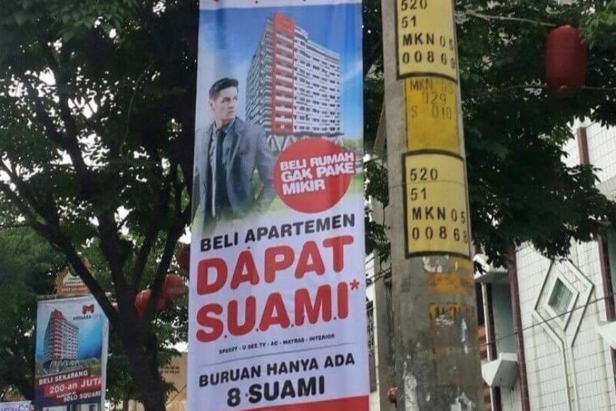 12 Spanduk iklan ini unik banget deh, jadi pengen ketawa terus