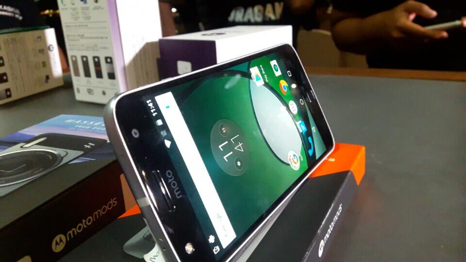  &#91;TC MOTO Z&#93; Bisa Bergolden Memory Ria Pakai Speaker Mod nya Moto Z