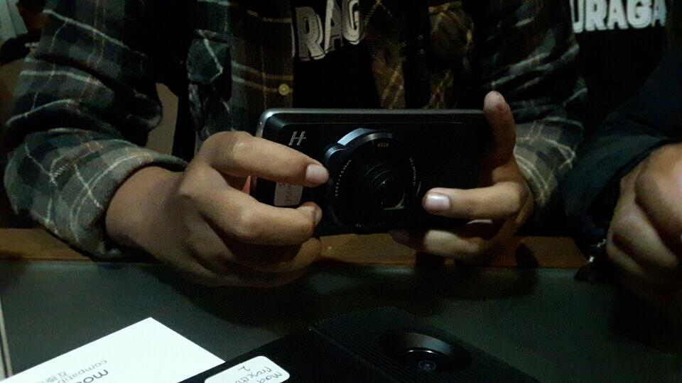  &#91;TC MOTO Z&#93; pekerjaan terbantu dengan Mods kamera Hasselblad Truezoom Moto Z