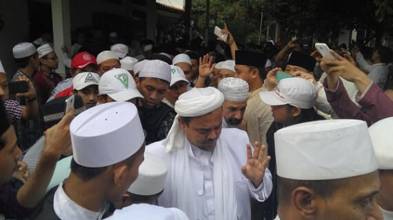Pemakaman Jenazah Kiai Hasyim, Doa oleh Habib Rizieq
