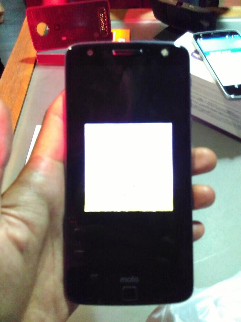 &#91;TC MOTO Z&#93; Proyektor Modnya MOTO Z bikin ngiler