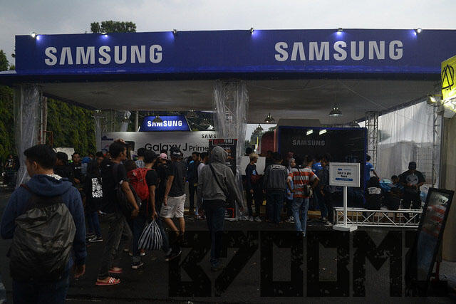 &#91;FR&#93; Menginvasi Booth Samsung di SAMSUNGXJAKCLOTH MALANG