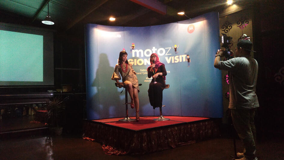 &#91;TC MOTO Z&#93; Live Music di Kamar Sendiri