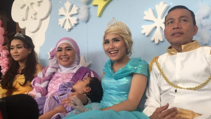 Sang Ayah Minta Mayatnya Dilangkahi Jika Ada yang Ingin Nyentil Ayu Ting Ting