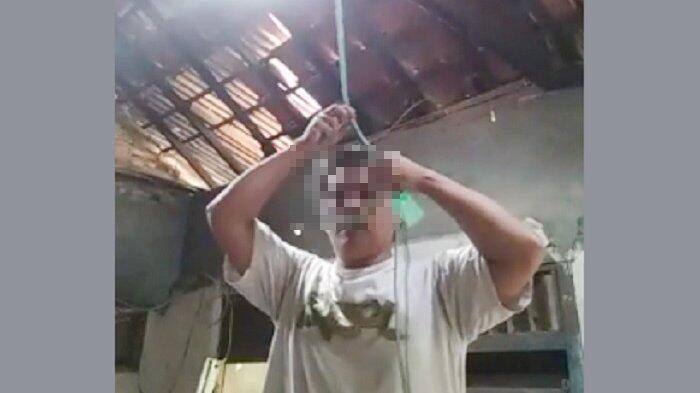 Pria yang Gantung Diri Itu Pernah Berkomentar di Facebook 'Nakalnya Istriku'