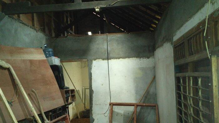 Menengok Rumah dan Ruangan Tempat Pahinggar Gantung Diri
