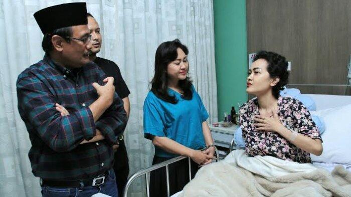 Bertemu Djarot, Julia Perez Kisahkan Dialog Agar Kakinya Tak Bengkak