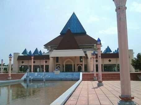 MASJID TERMEGAH DI KEDIRI