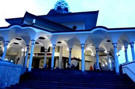 MASJID TERMEGAH DI KEDIRI