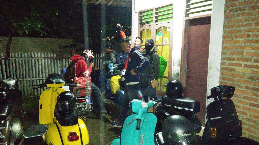 FR : VESPAKUSER GOES TO PANDEGLANG -TOURING AMAL PANTI ASUHAN HASANUDIN-