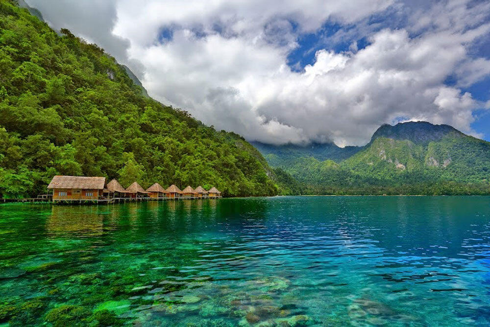 5 VILLA DI ATAS LAUT UNTUK DESTINASI BULAN MADU ANDA