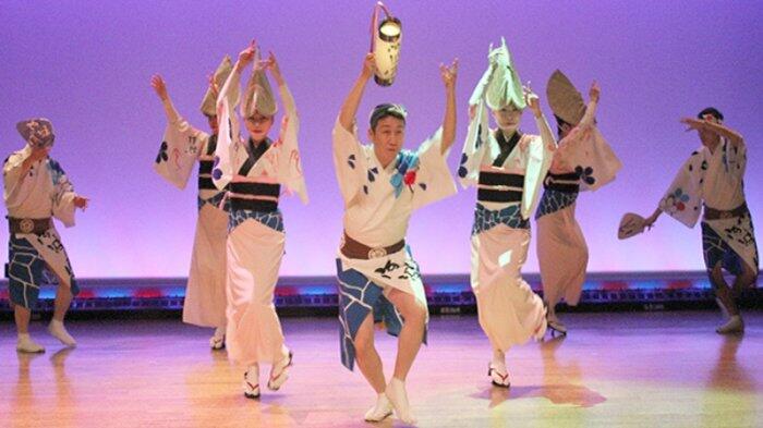 Tarian Awa Jepang Mengenang Arwah Tetapi dalam Kegembiraan