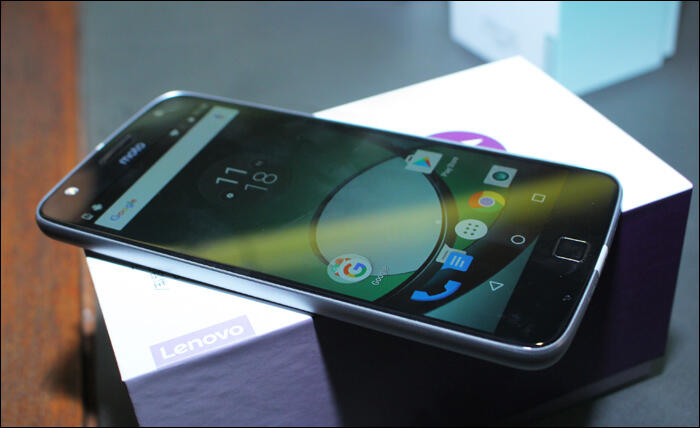 &#91;TC MOTO Z&#93; Mudahnya berbagi media dengan Moto Z dan Insta-Share Projector