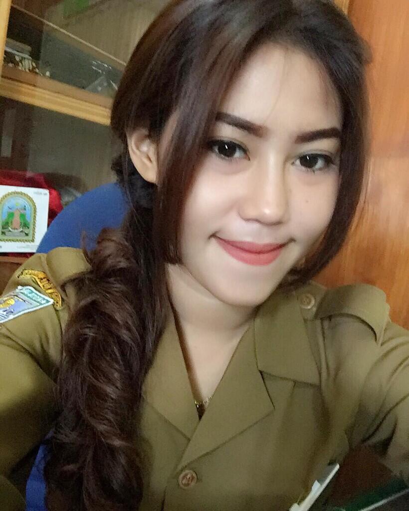 20 PNS Cantik Yang Akan Bikin Agan Betah di Kantor