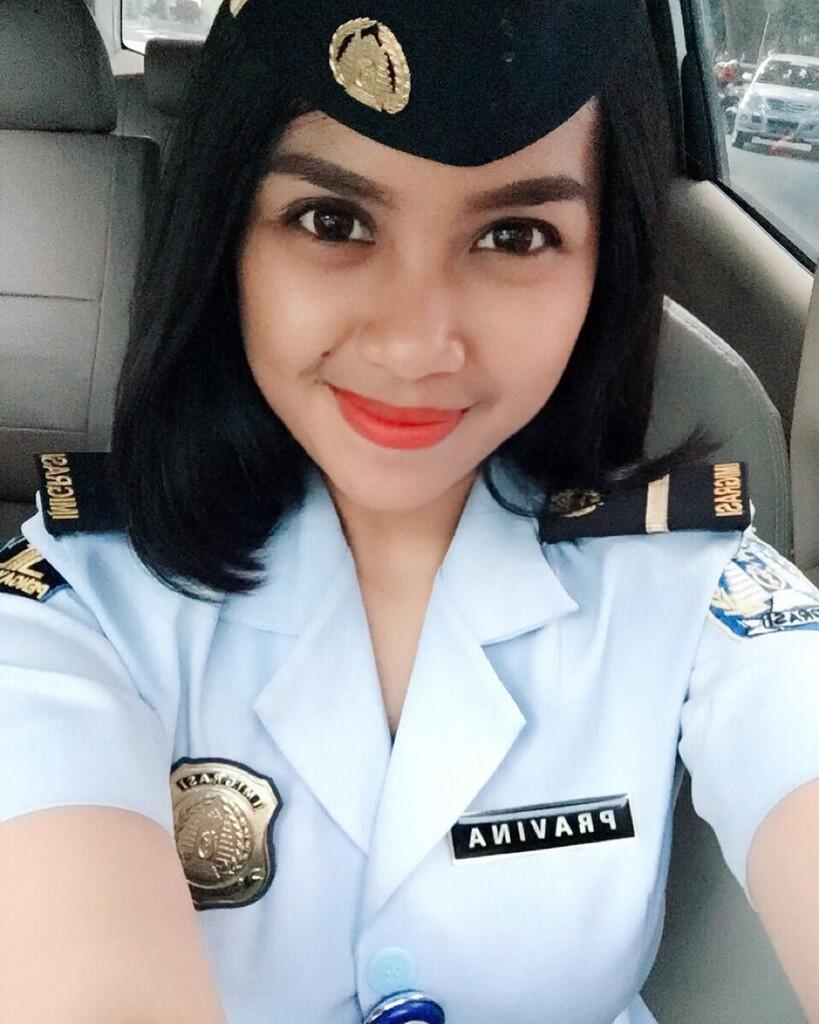 20 PNS Cantik Yang Akan Bikin Agan Betah di Kantor