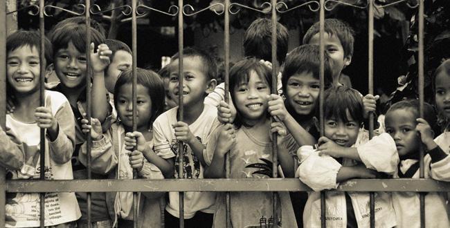 Siapa AKU ? Kisah Berkah Menyantuni Anak Yatim...