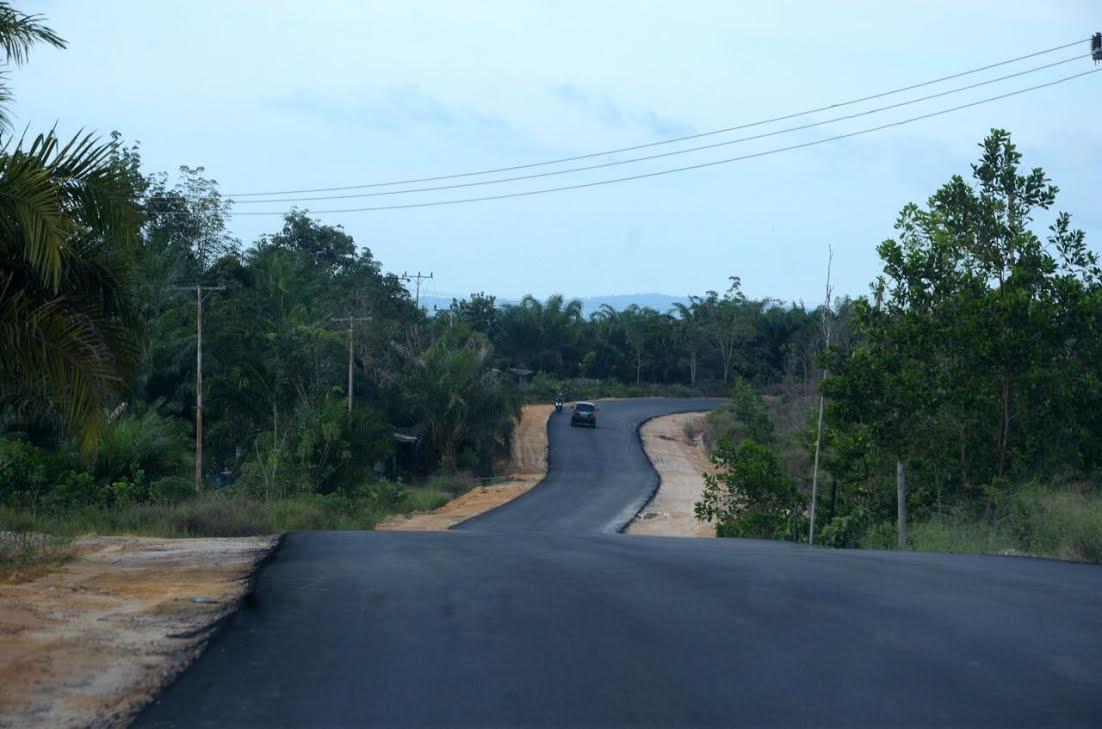 Era Jokowi, Jalan di Perbatasan Mulus dan Diperlebar