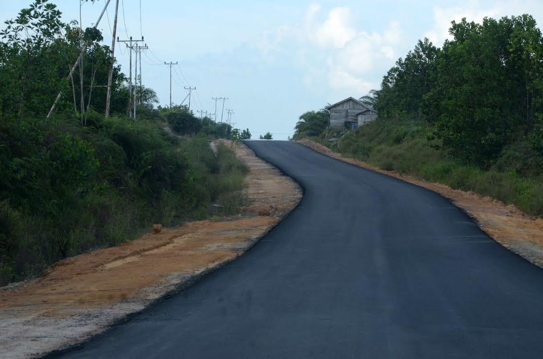 Era Jokowi, Jalan di Perbatasan Mulus dan Diperlebar
