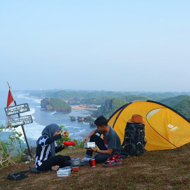 Bosen Ngecamp di Gunung? Cobain Tempat Seru Ini