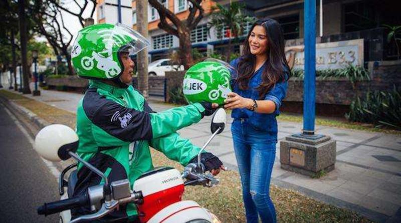 Pak…kami sangat terbantu sekali dengan adanya transportasi online pak