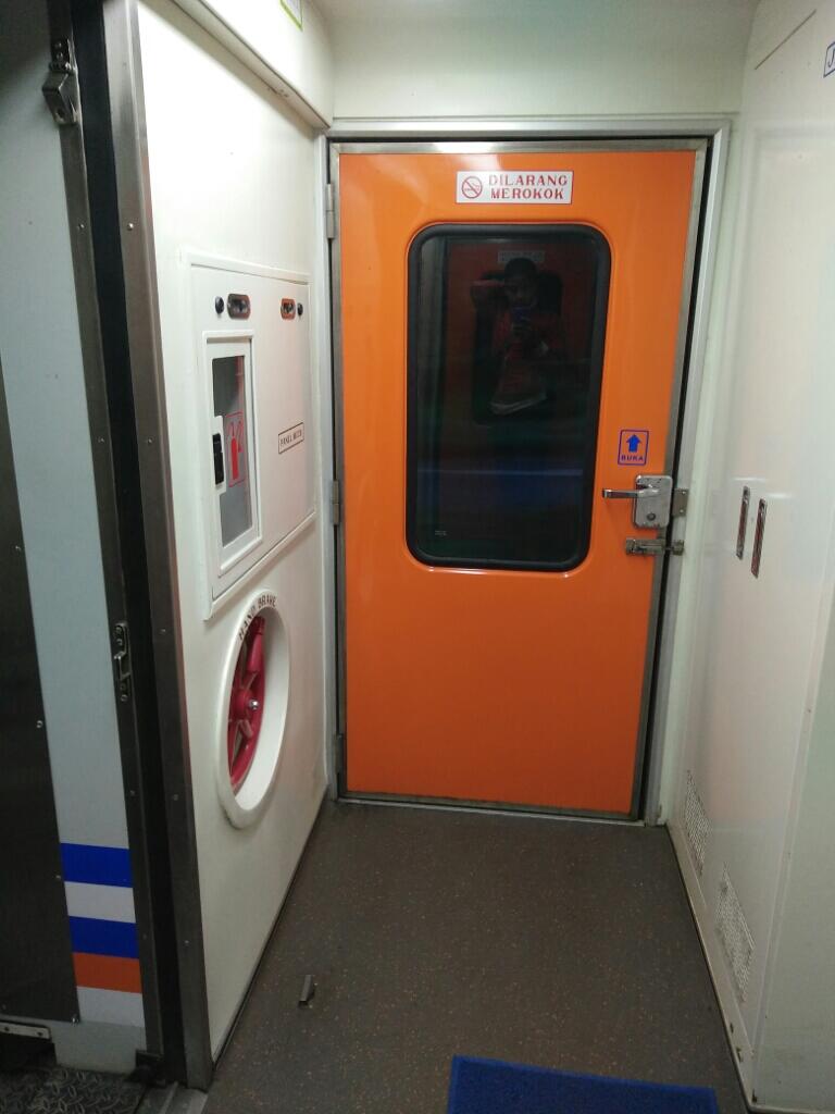 Jatuh Cinta Pada Kereta Kaligung 