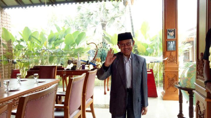 BJ Habibie Tak Gunakan Toyota Camry Pemberian Negara