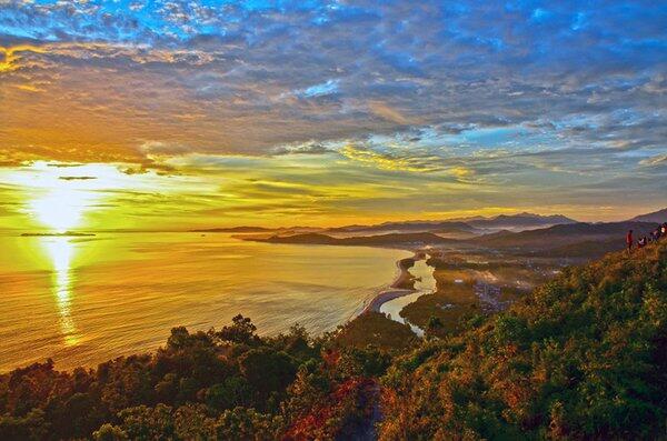 6 Spot Istimewa Memotret Sunset dari Tanah Sumatera