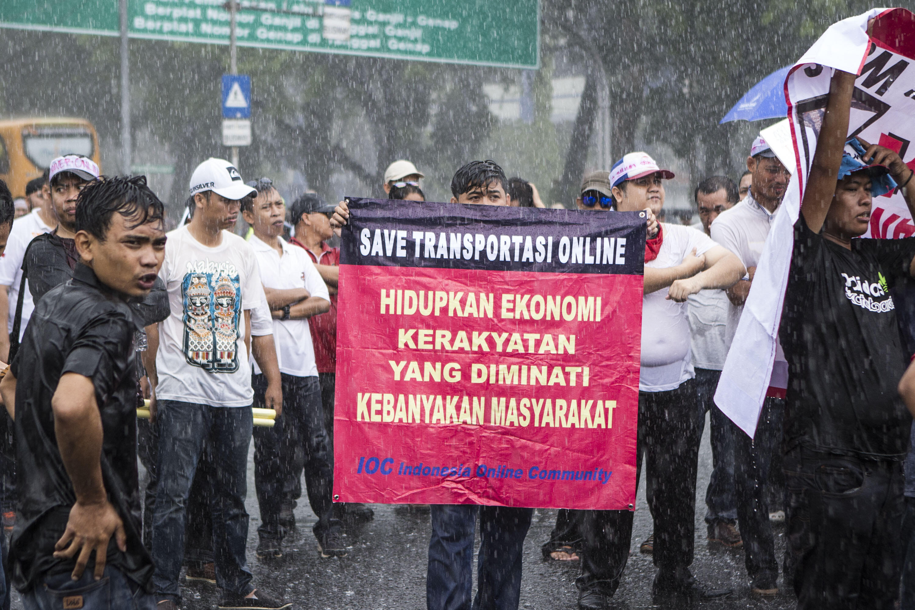 Taksi Online Dilarang Beroperasi di Mal dan Hotel