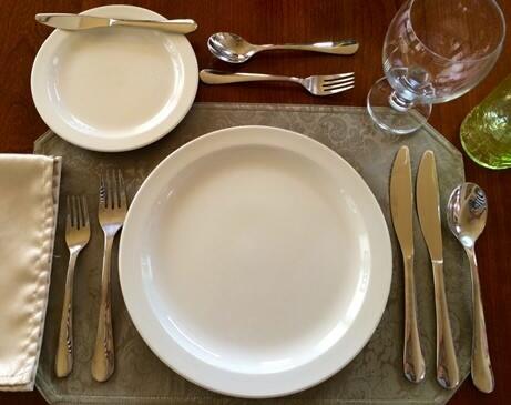 Makan Di Resto Mewah Pake Table Manners? Siapa Takut!