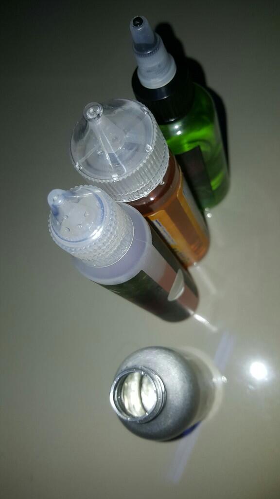 жидкие кости гидроокись натрия. токсичные вещества. соляная кислота физическая формула. конус в химии. соляная кислота осч 20-4.