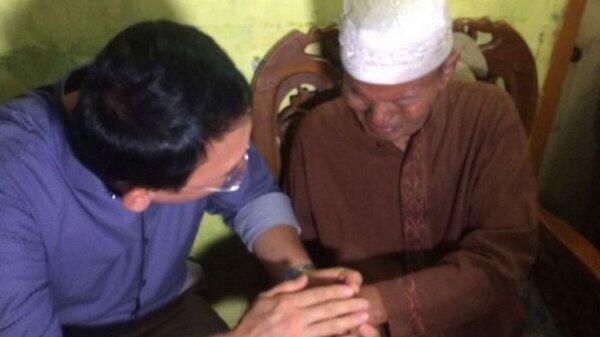 Kakek Penderita Stroke Ini Menangis Diminta Ahok Naik Haji