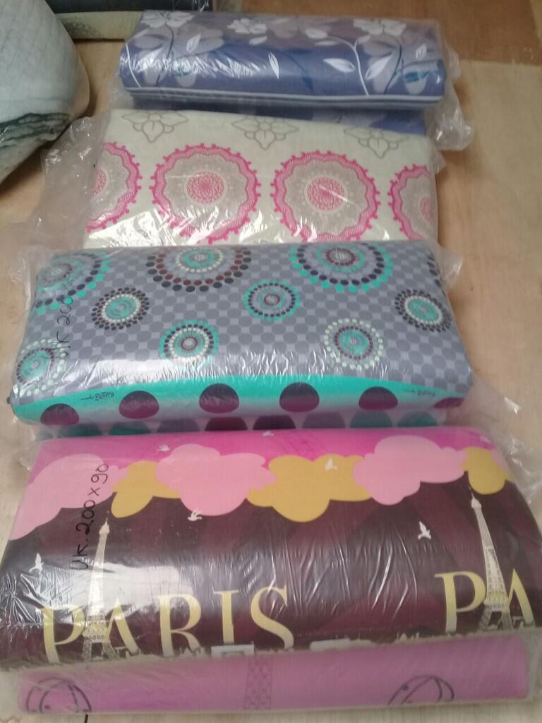 Perlengkapan tidur (bantal silikon std hotel, matras protector, matras lantai (HDP))